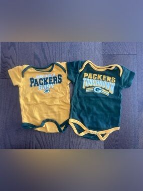 Set of 2 Green Bay Packers Size 12 month Baby Bodysuits